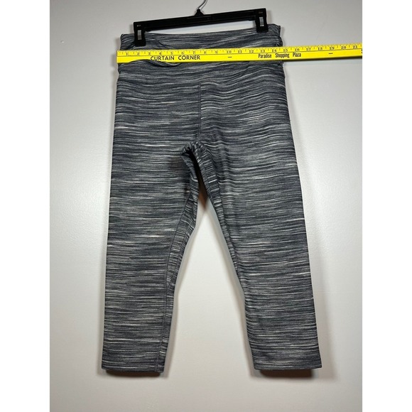 Lululemon Align Crop 21" Cross
Waist Space Dye Herringbone Heather Black Size 12 - Picture 4 of 9
